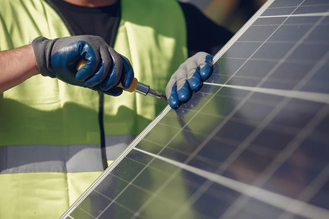 tournevis panneau solaire